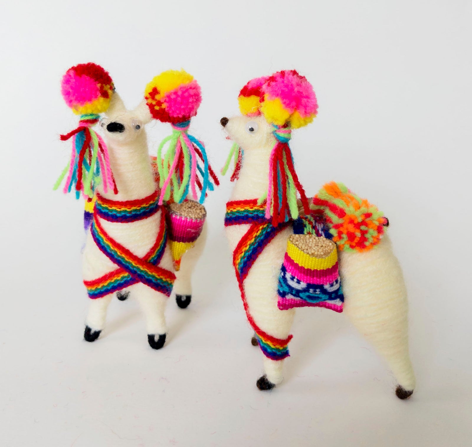 Fiesta Llama Small – Inspired Peru