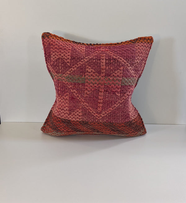 Heirloom Frazada Pillow