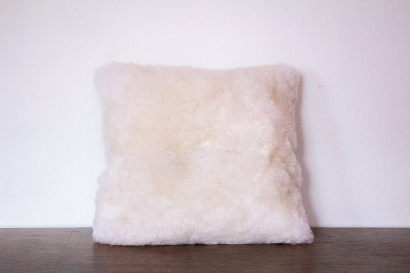 alpaca fur pillow white